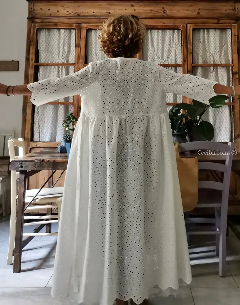 Riservato per Michela Abito incrociato in sangallo di cotone con maniche abito donna