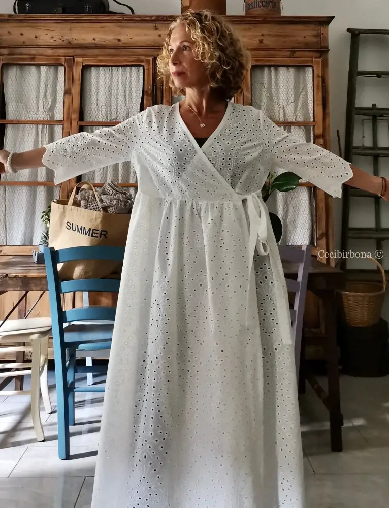 Riservato per Michela Abito incrociato in sangallo di cotone con maniche abito donna