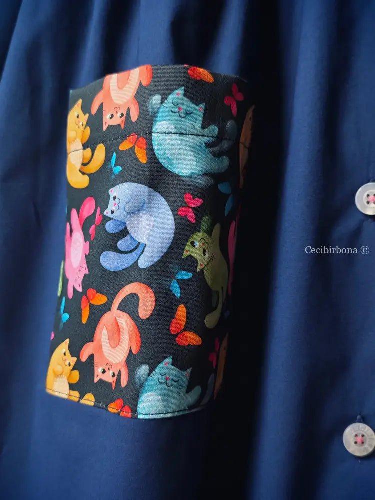 Riservato per Pamela Grembiule blu con i gattini su base scura grembiule scuola bimba