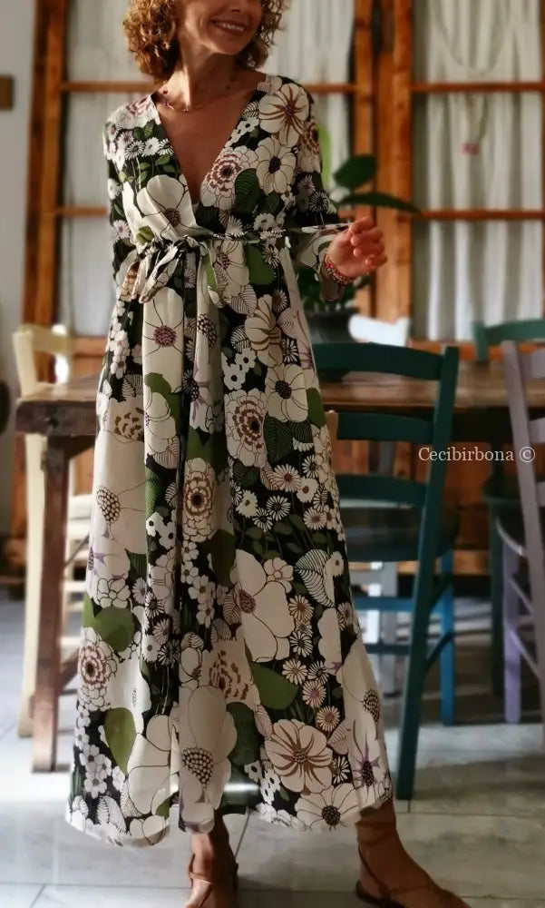 Riservato per Stefania DISPONIBILE IN PREORDINE Abito con maniche in tessuto a fiori