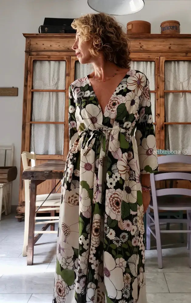 Riservato per Stefania DISPONIBILE IN PREORDINE Abito con maniche in tessuto a fiori