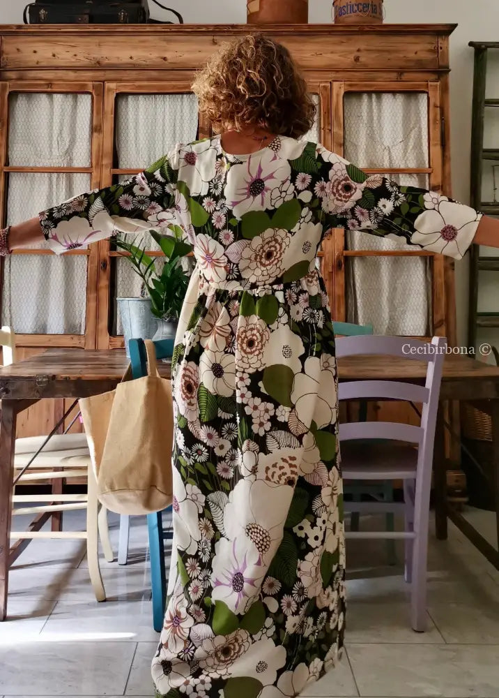 Riservato per Stefania DISPONIBILE IN PREORDINE Abito con maniche in tessuto a fiori