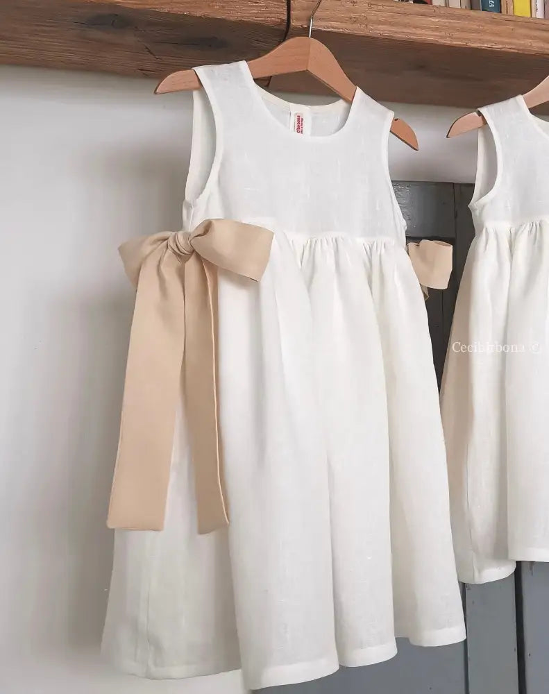 Riservato per Teresa abito in lino bianco con fiocchi abito bambina
