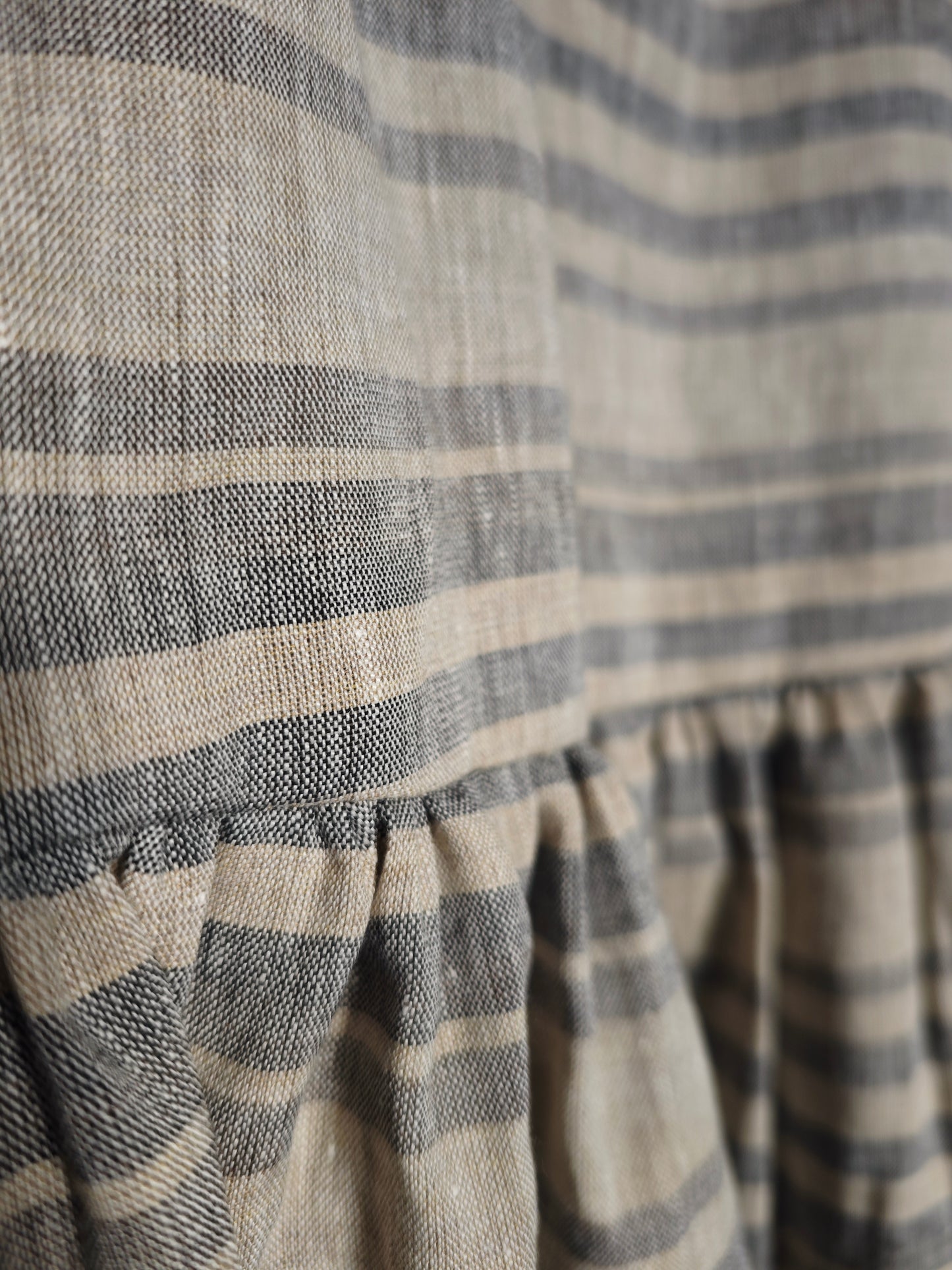 Grembiule in lino grigio rigato  (Ref. 491)