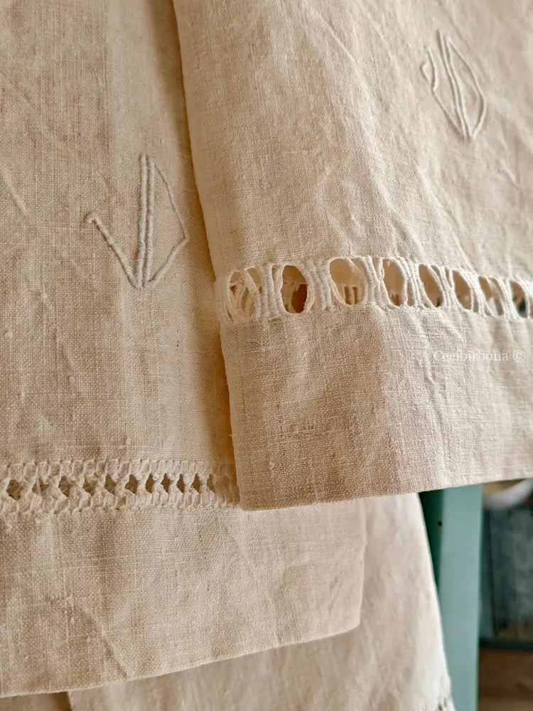 Set di asciugamani antichi in lino con sfilatura e monogramma biancheria antica per la casa