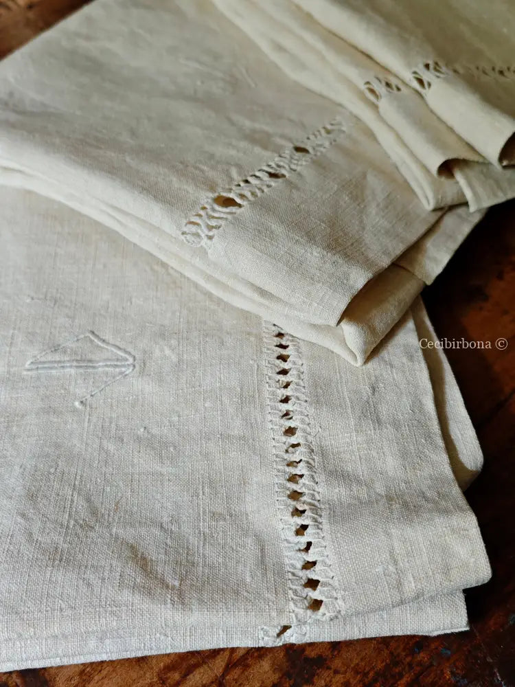 Set di asciugamani antichi in lino con sfilatura e monogramma biancheria antica per la casa