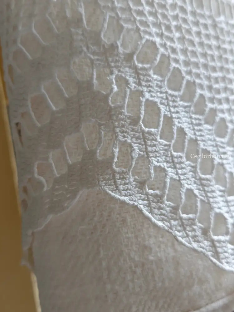 Telo antico in cotone con balza uncinetto e monogramma CG biancheria antica per la casa