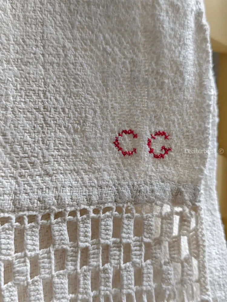 Telo antico in cotone con balza uncinetto e monogramma CG biancheria antica per la casa