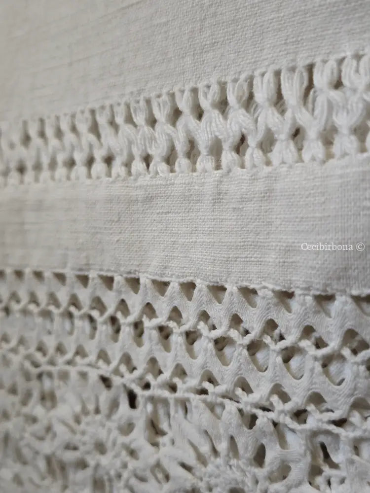Telo antico in cotone con balze e monogramma biancheria antica per la casa