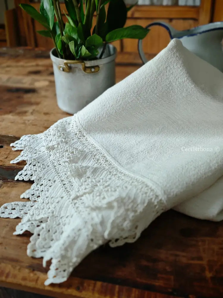 Telo antico in cotone con balze uncinetto biancheria antica per la casa
