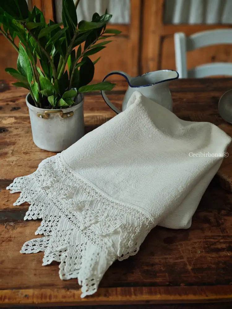 Telo antico in cotone con balze uncinetto biancheria antica per la casa