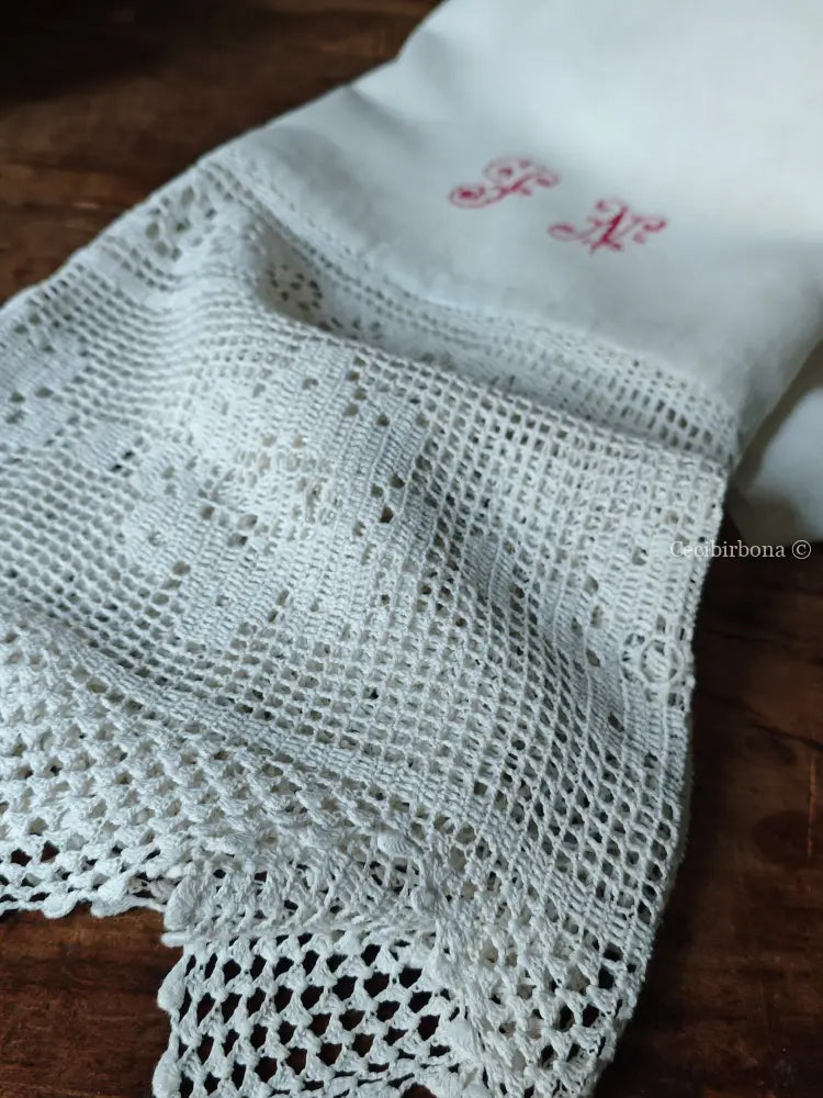 Telo con monogramma PN e balza all’uncinetto Corredo N.1/4 biancheria antica per la casa