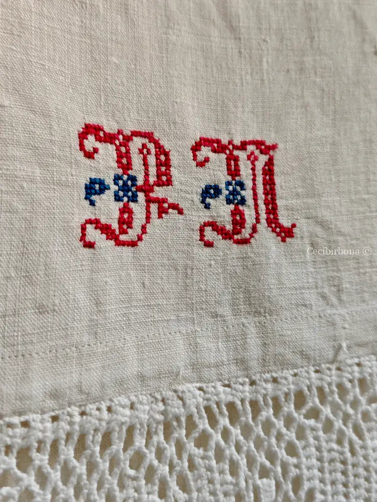 Telo con monogramma PN e balza all’uncinetto Corredo N.3/4 biancheria antica per la casa