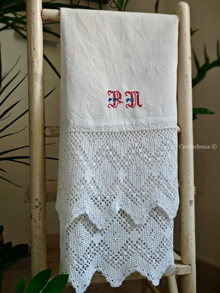 Telo con monogramma PN e balza all’uncinetto Corredo N.3/4 biancheria antica per la casa