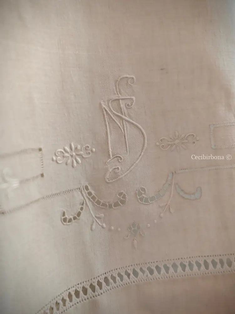 Telo da bagno in lino antico con monogramma NS e sfilature Asciugamano in lino antico