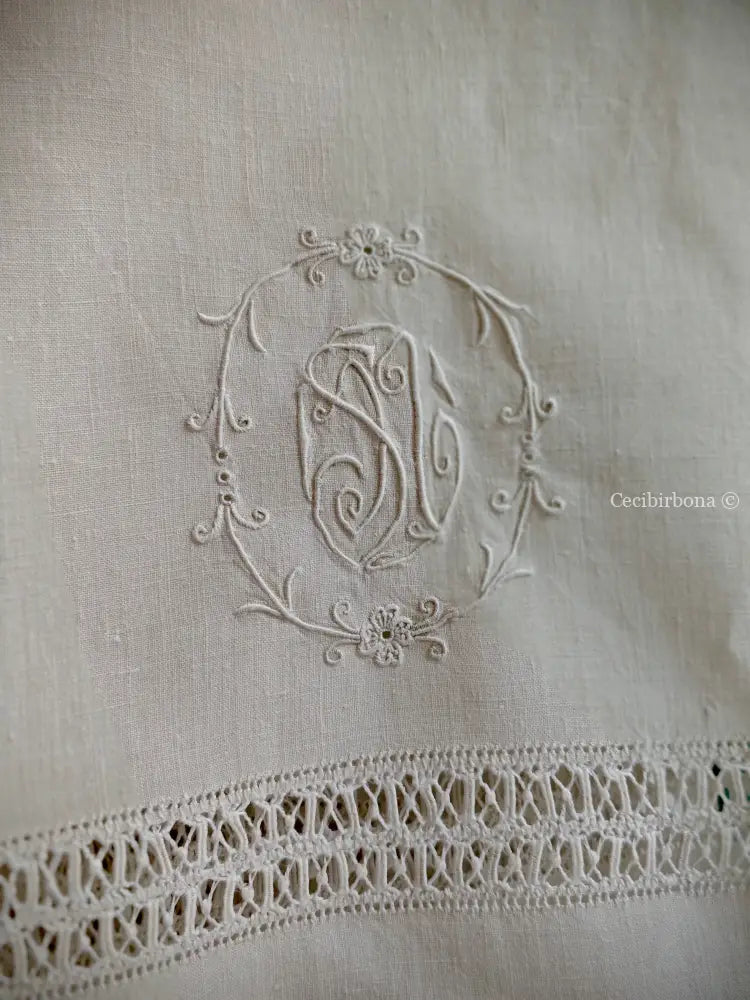 Telo da bagno in lino antico con monogramma NS e sfilature Asciugamano in lino antico