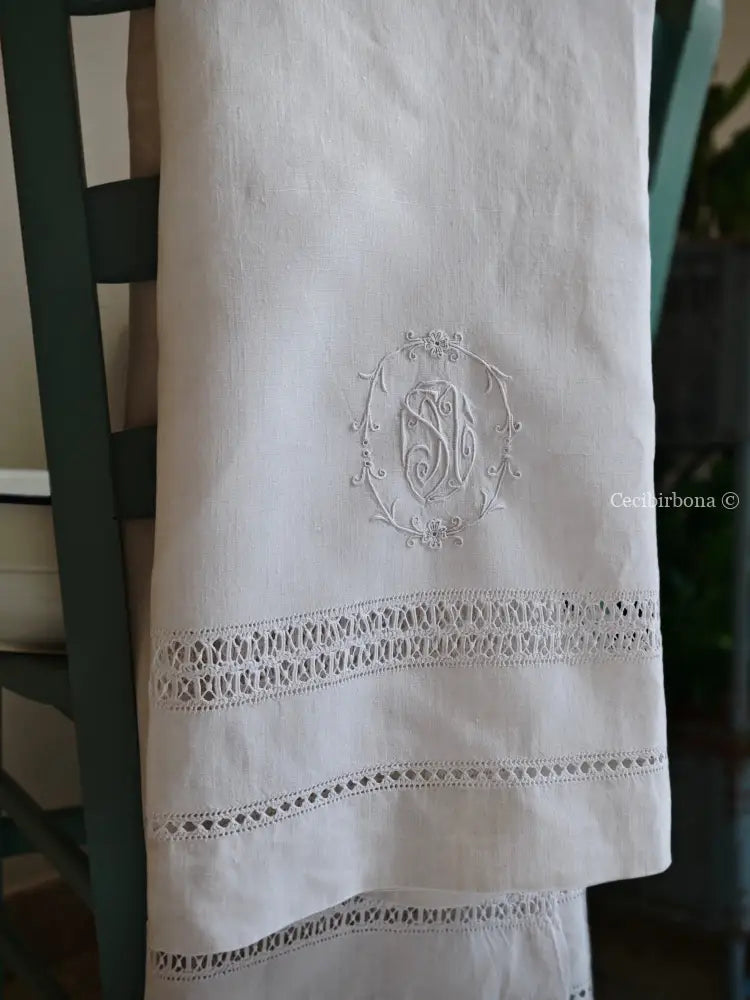 Telo da bagno in lino antico con monogramma NS e sfilature Asciugamano in lino antico