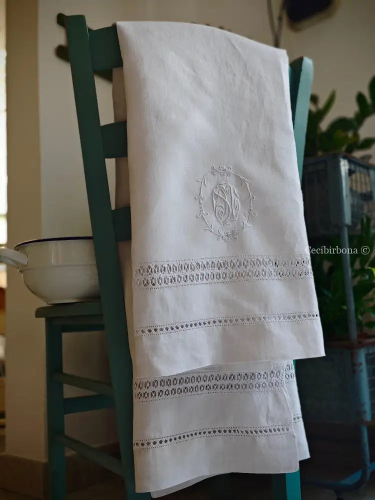 Telo da bagno in lino antico con monogramma NS e sfilature Asciugamano in lino antico