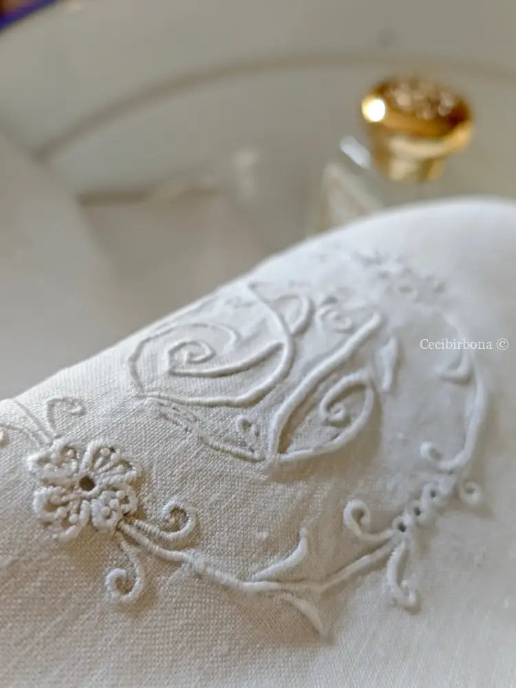 Telo da bagno in lino antico con monogramma NS e sfilature Asciugamano in lino antico