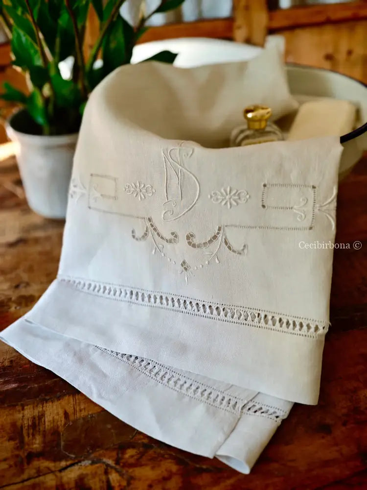 Telo da bagno in lino antico con monogramma NS e sfilature Asciugamano in lino antico