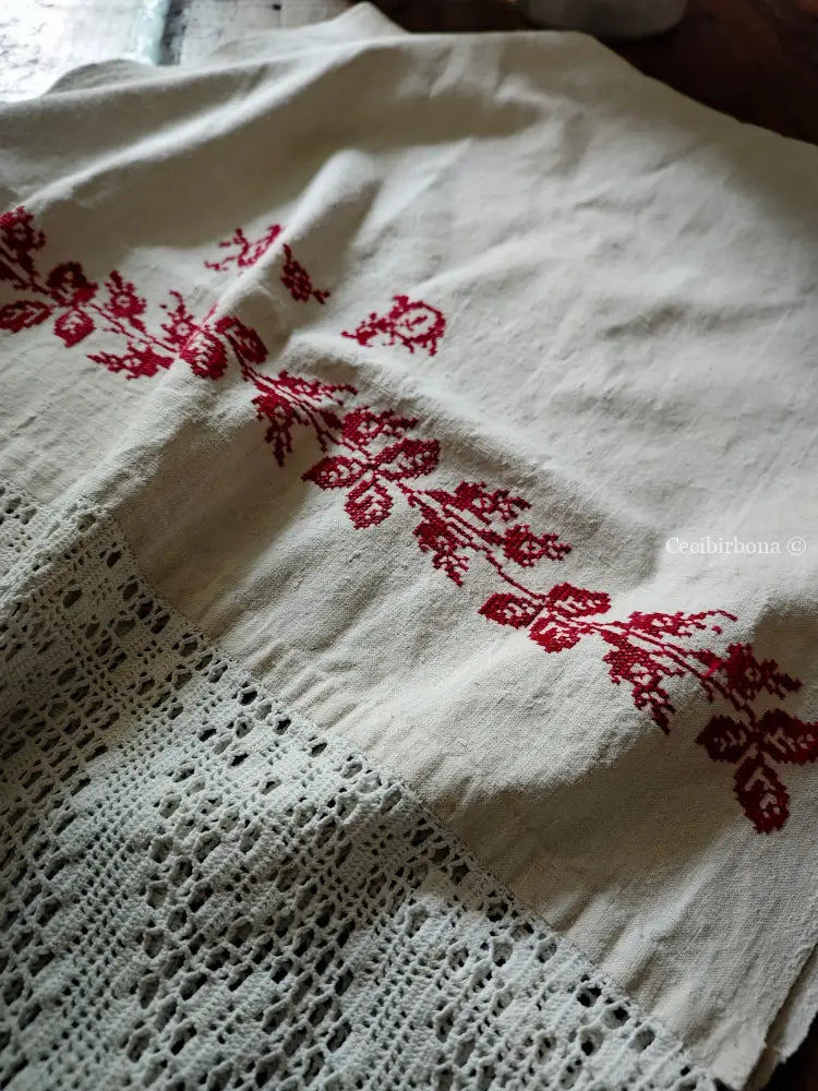 Telo da bagno in lino ricamato “Corredo di Angiolina “ Asciugamano in lino antico