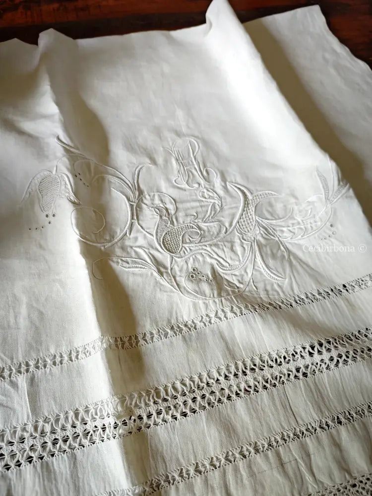 Telo da bagno in lino ricamato “Corredo di Angiolina “ Asciugamano in lino antico