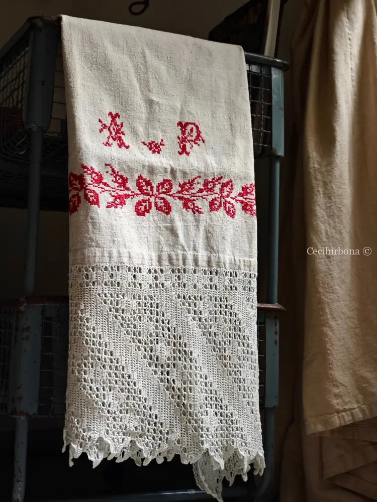 Telo da bagno in lino ricamato “Corredo di Angiolina “ Asciugamano in lino antico