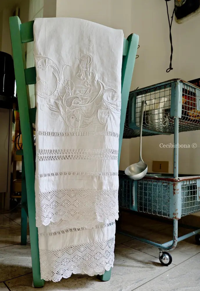 Telo da bagno in lino ricamato “Corredo di Angiolina “ Asciugamano in lino antico