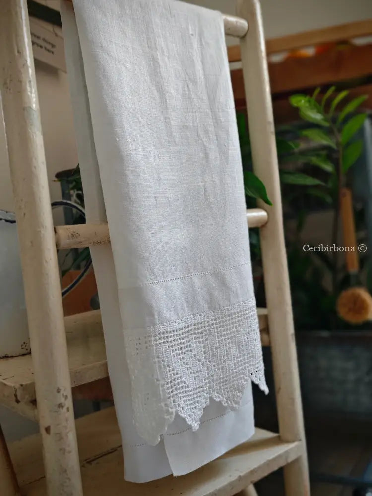 Telo in lino con balza all’uncinetto 1/4 Tende