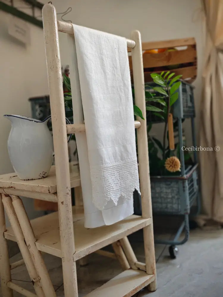 Telo in lino con balza all’uncinetto 1/4 Tende