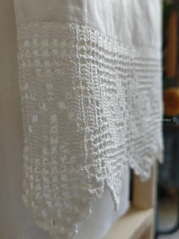 Telo in lino con balza all’uncinetto 1/4 Tende