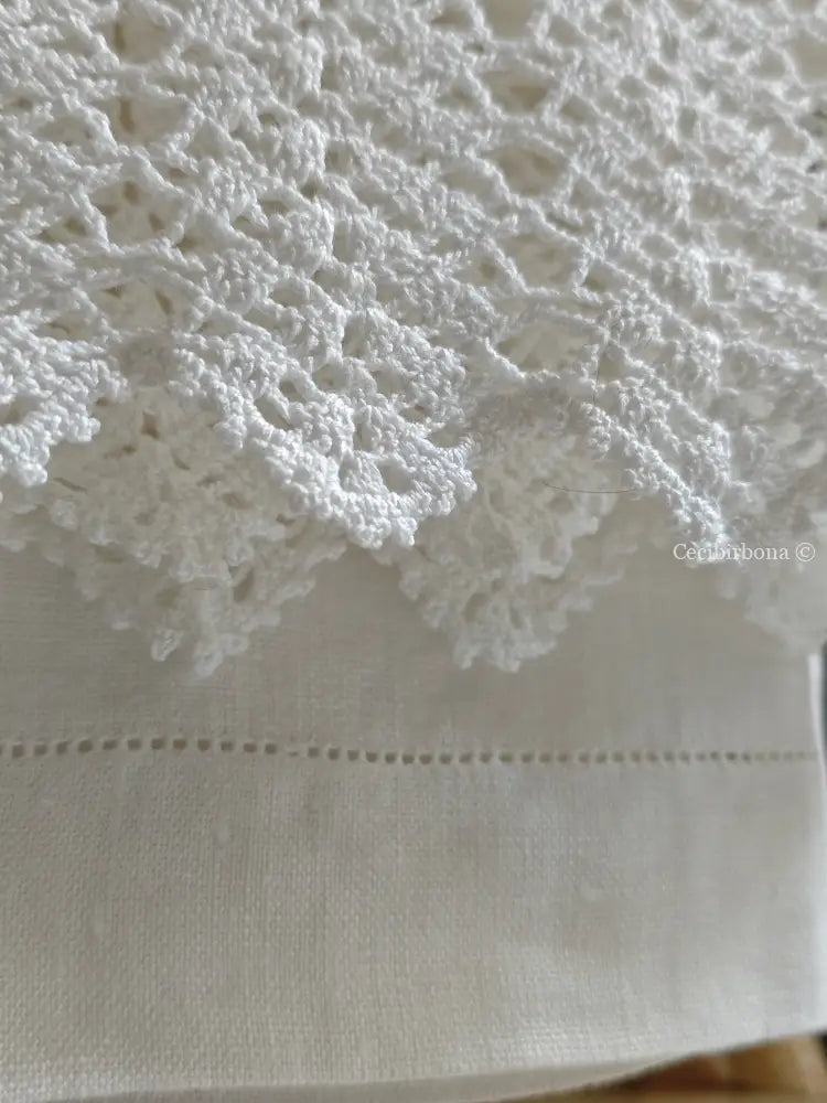 Telo in lino con balza all’uncinetto 2/4 Tende