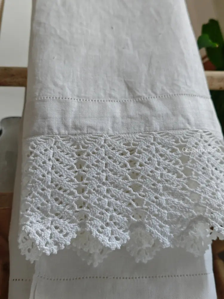 Telo in lino con balza all’uncinetto 2/4 Tende