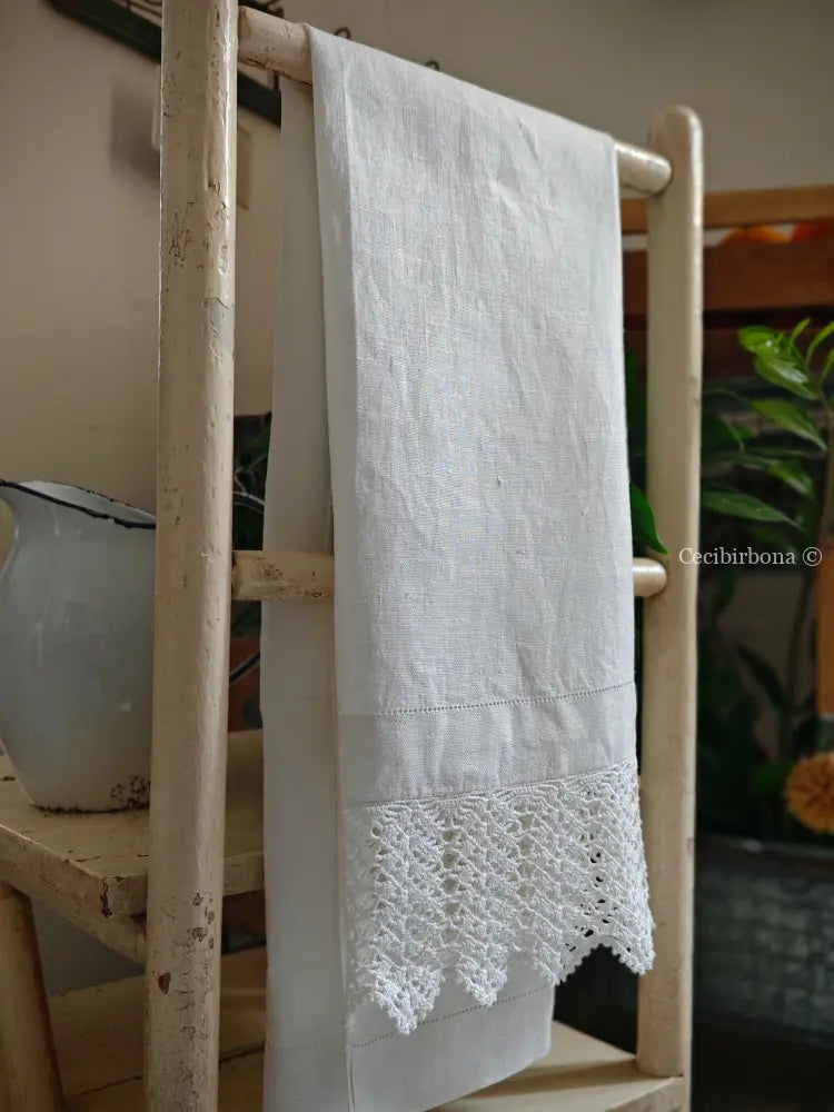 Telo in lino con balza all’uncinetto 2/4 Tende