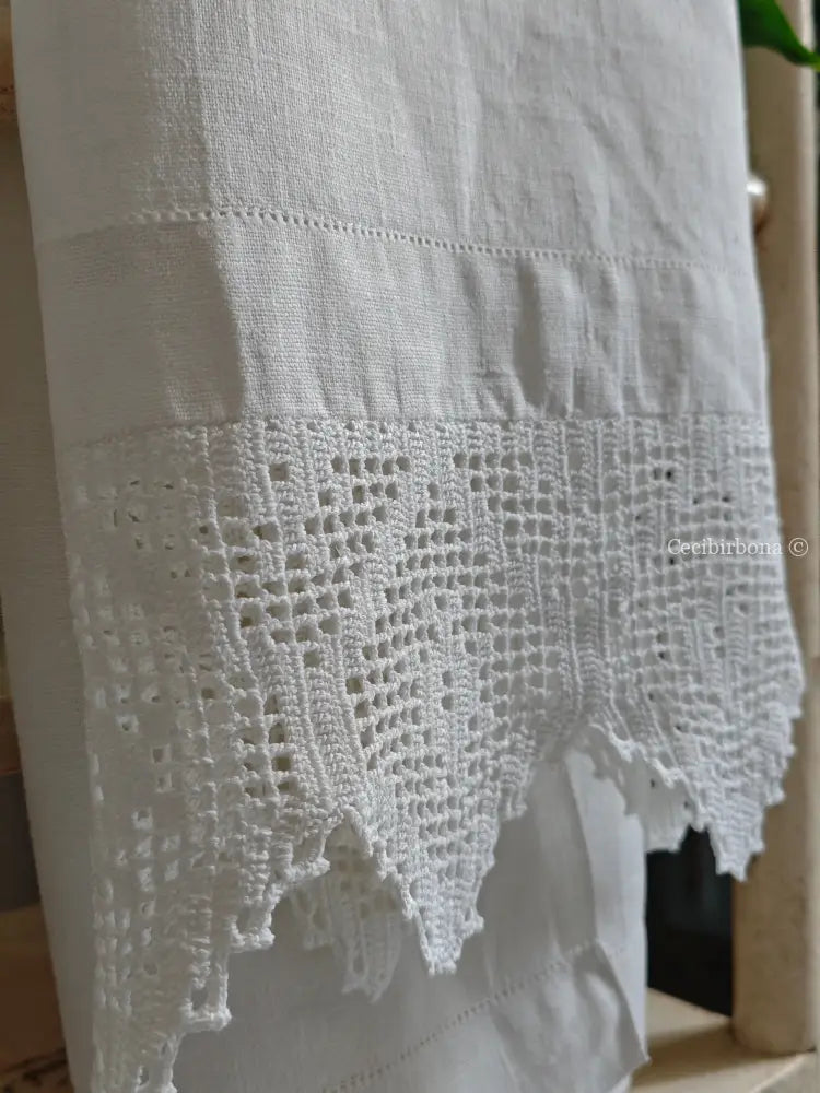 Telo in lino con balza all’uncinetto 3/4 Tende
