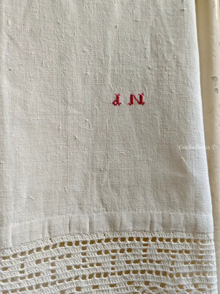 Telo in lino con balze all’uncinetto e con frange e monogramma PN Corredo N.4/4 biancheria antica per la casa