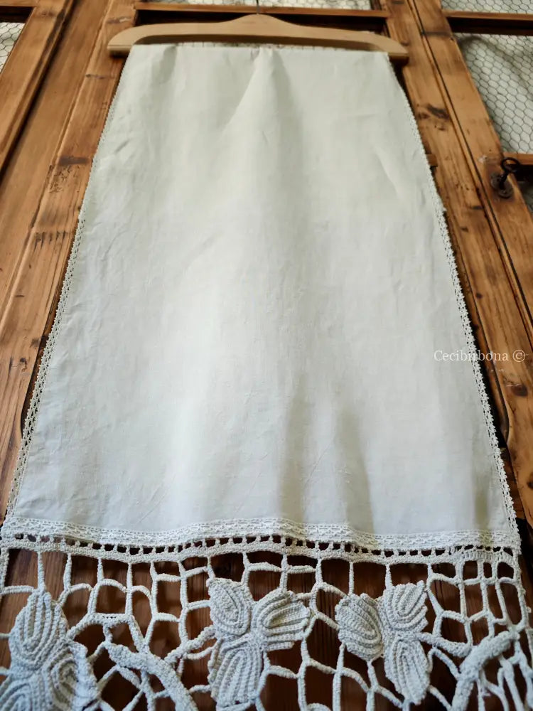 Tenda con balza con grappoli d’uva biancheria antica per la casa