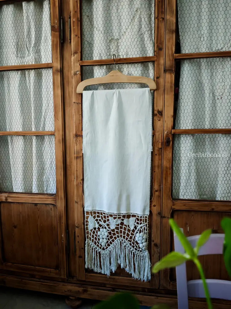 Tenda con balza con grappoli d’uva biancheria antica per la casa