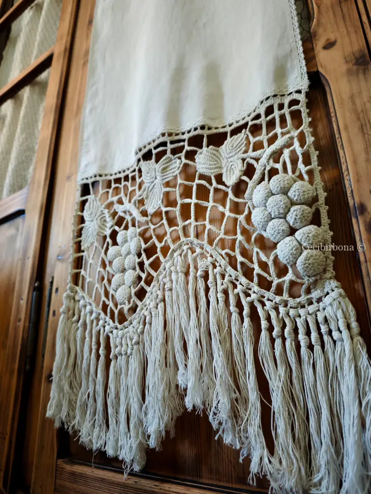 Tenda con balza con grappoli d’uva biancheria antica per la casa