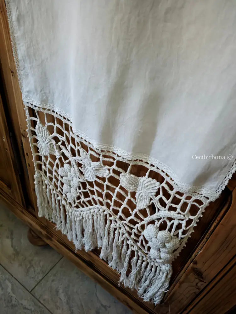 Tenda con balza con grappoli d’uva biancheria antica per la casa