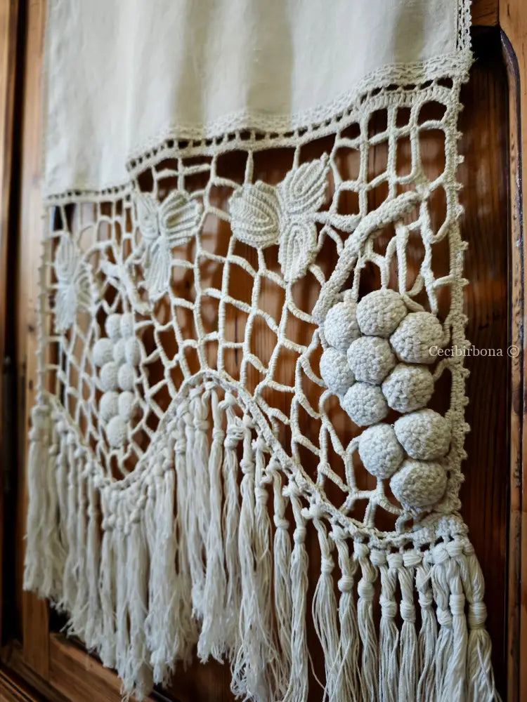 Tenda con balza con grappoli d’uva biancheria antica per la casa