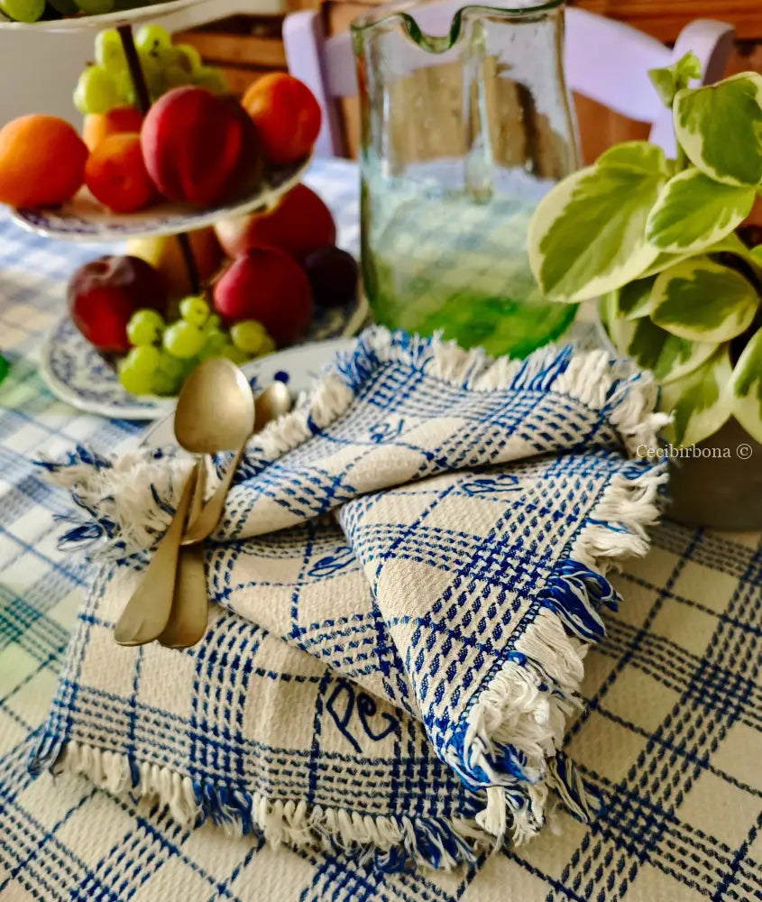 Tovaglia cifrata blu e panna con sei tovaglioli Tovaglia vintage