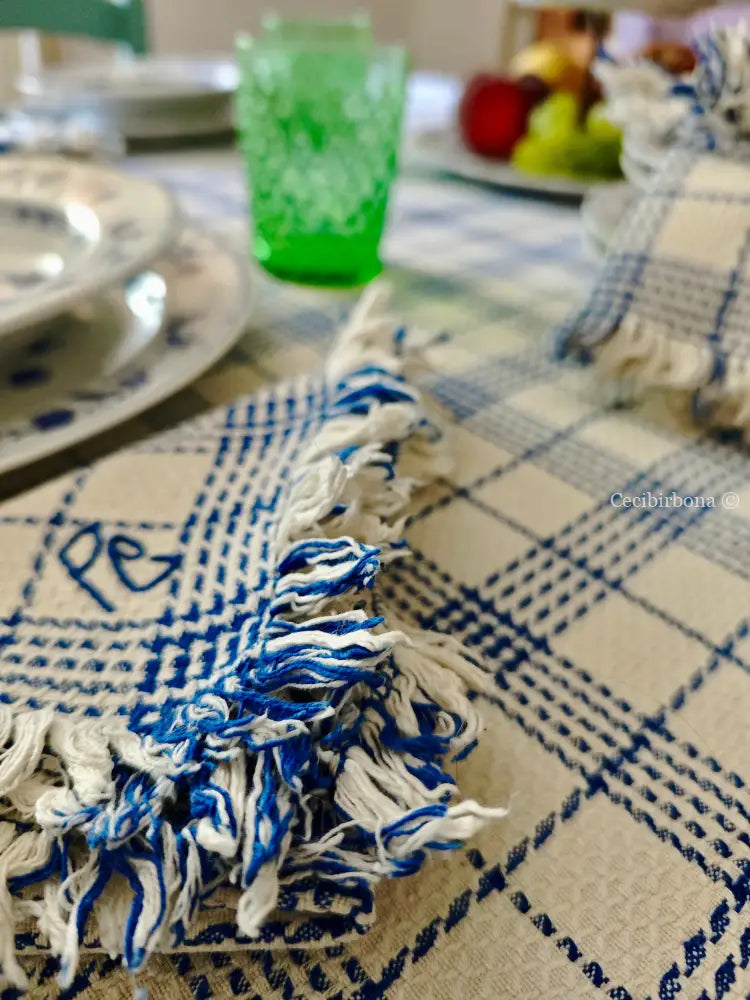 Tovaglia cifrata blu e panna con sei tovaglioli Tovaglia vintage