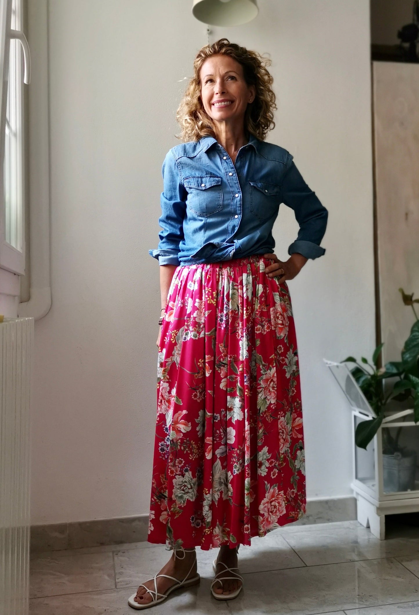 Long skirt in cyclamen pink viscose with flowers